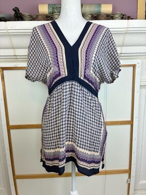 Anthropologie Silk Boho V-Neck Peplum blouse in delicate floral w/dark blue